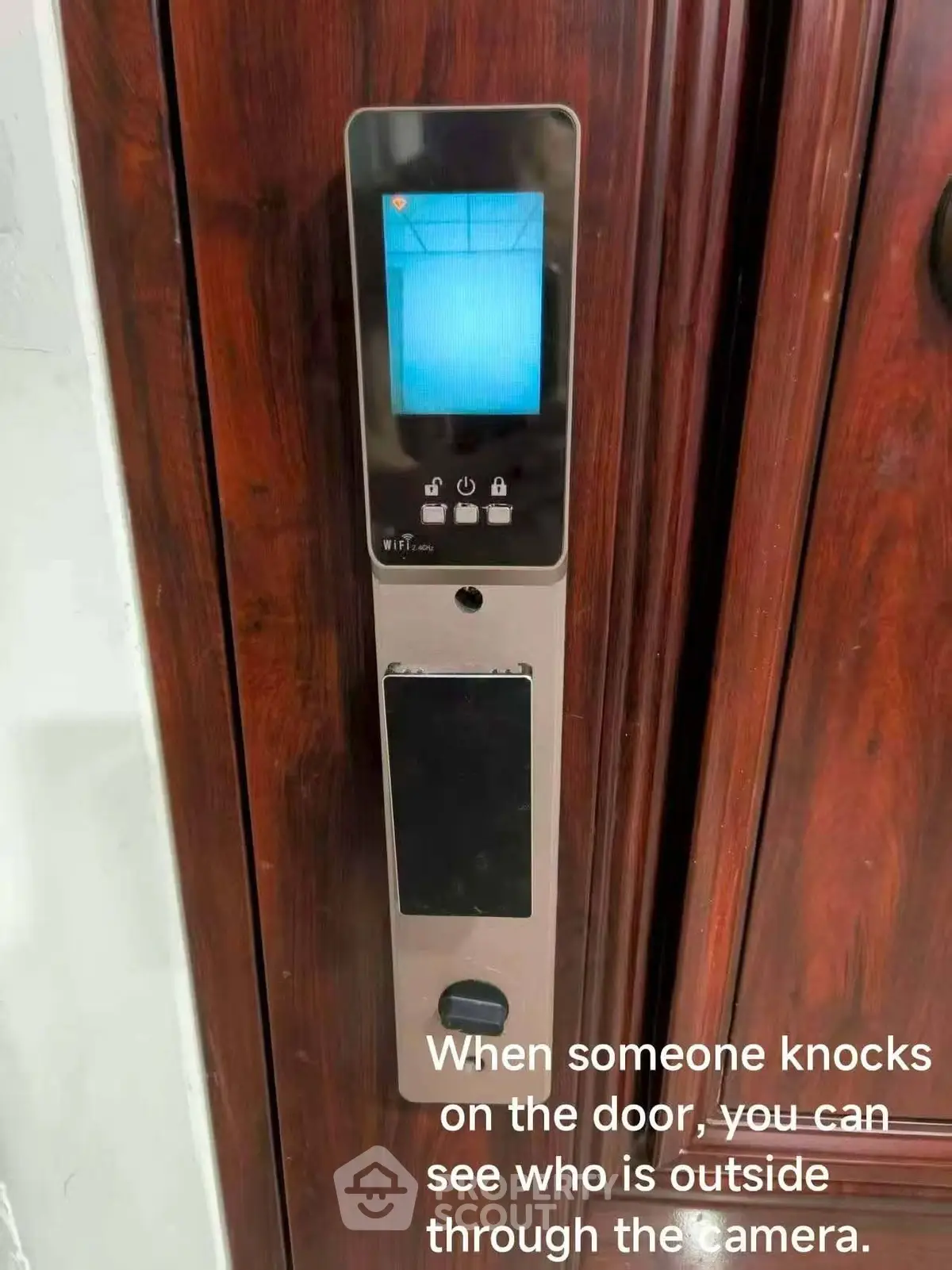 Smart door lock with camera for enhanced home security