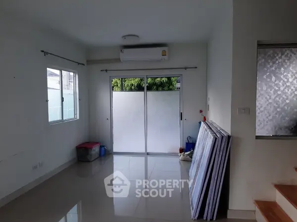 image_rental-14198424