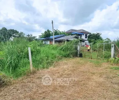 Charming rural property with lush greenery and spacious land, perfect for a serene lifestyle.