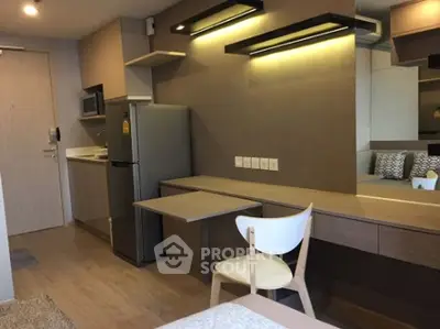 Fully Furnished 1 Bedroom Condo at Ideo Q Chula Samyan-7