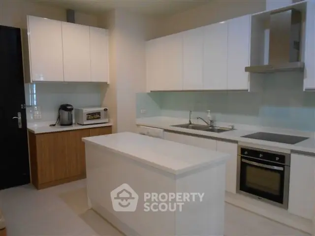  2 Bedrooms Condo at Baan Klang Krung Siam Pathumwan Condominium-1