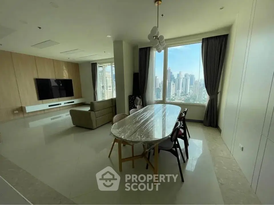 Luxurious living room with stunning city view and modern furnishings