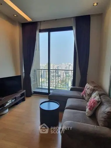Fully Furnished 1 Bedroom Condo at Equinox Paholyothin Viphavadee Livingroom