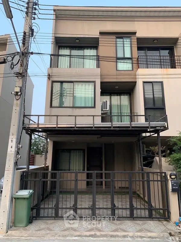 image_rental-15136716