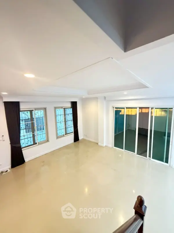 image_rental-31207978