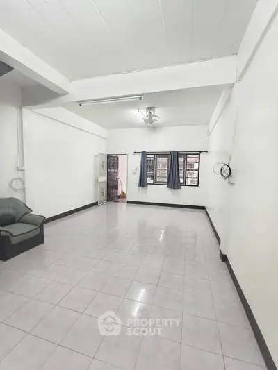 image_rental-27954316