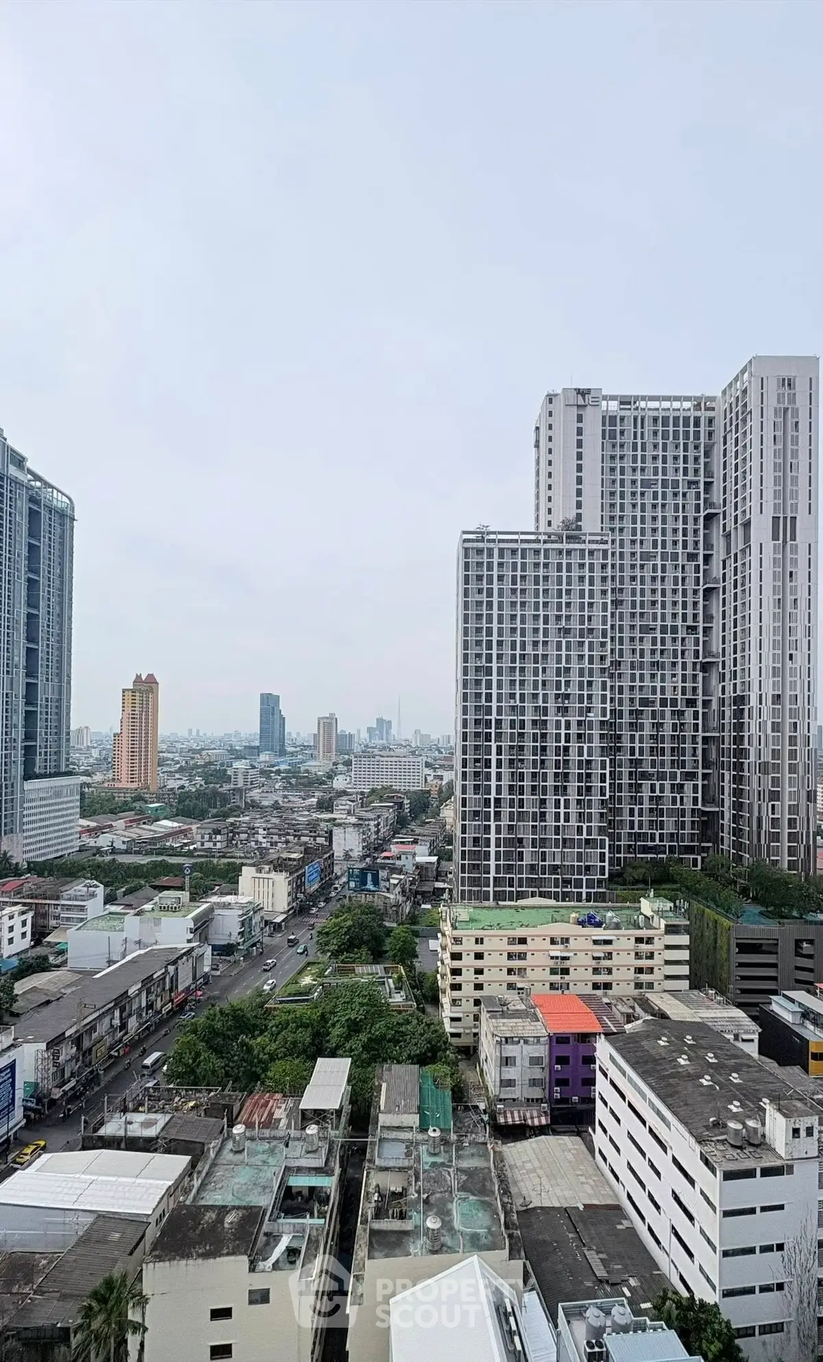 Stunning cityscape view showcasing modern high-rise buildings and urban landscape.