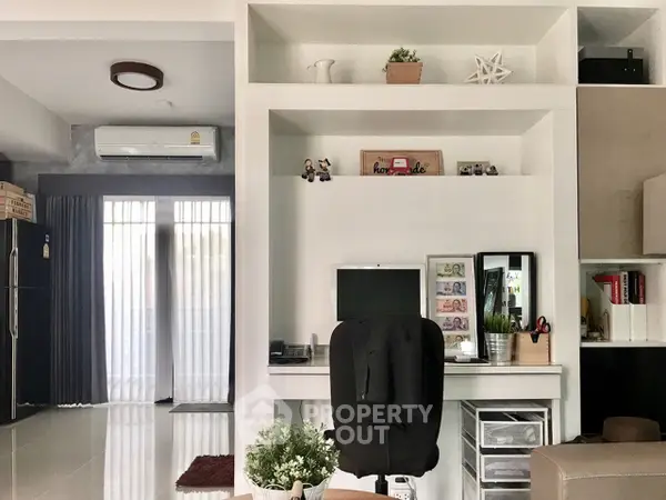 image_rental-8237260