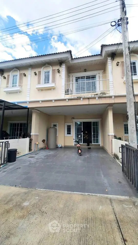 image_rental-28279937