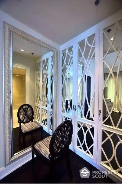  3 Bedrooms Condo at The Emporio Place Sukhumvit 24-2