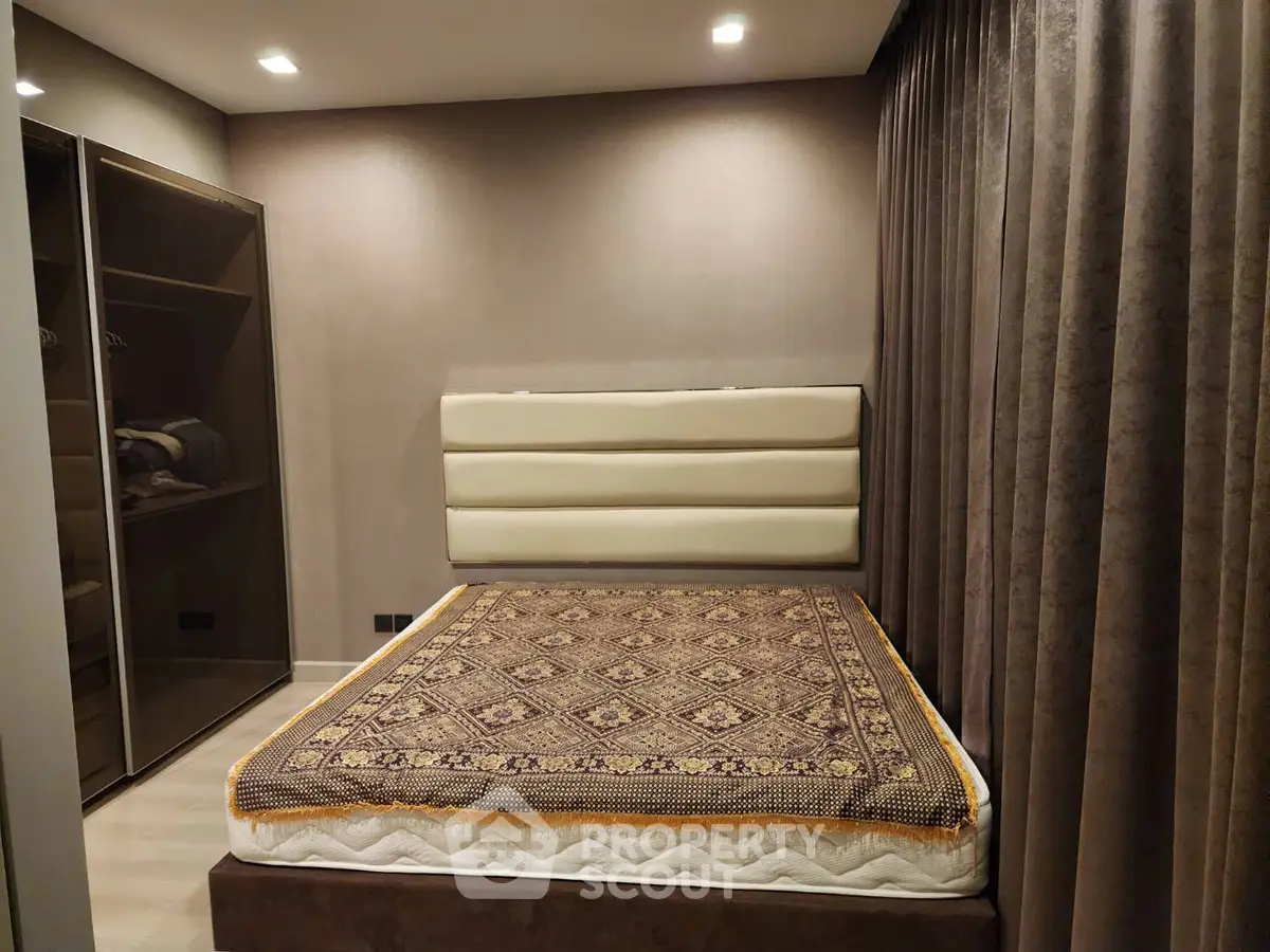 Modern bedroom with elegant decor and cozy ambiance