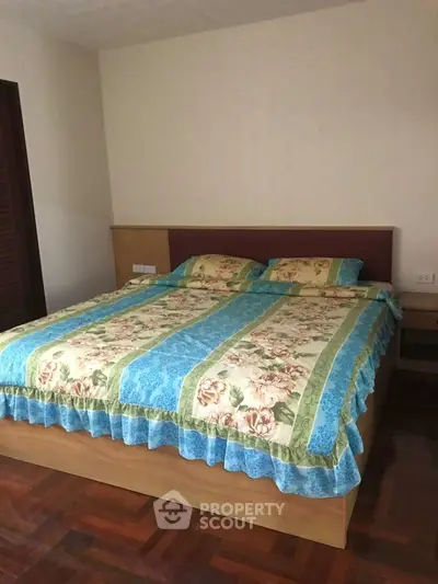  2 Bedrooms Condo -4