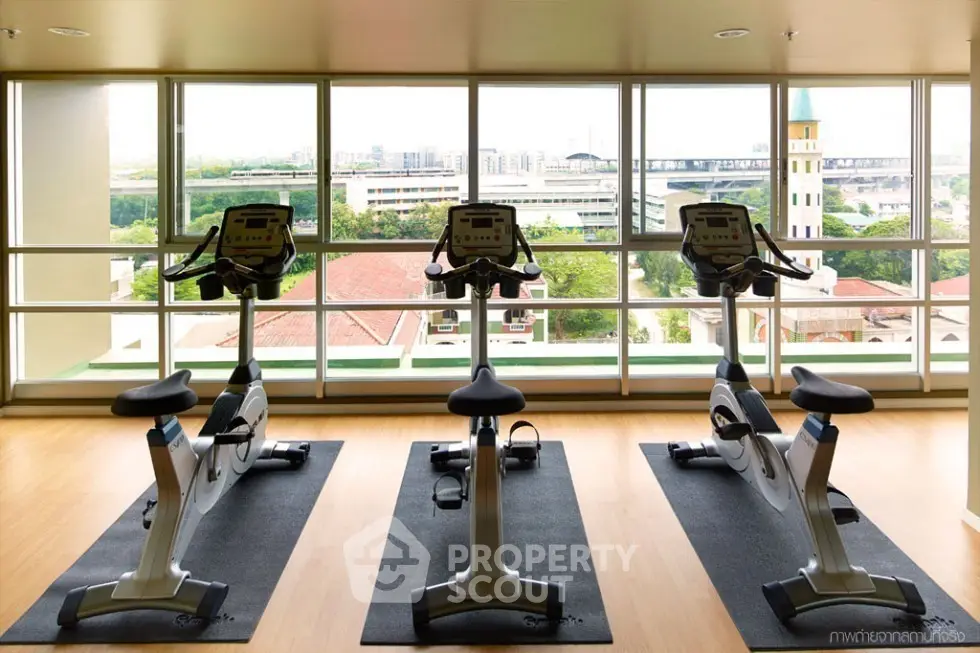  1 Bedroom Condo at Lumpini Place Srinakarin Huamak-1