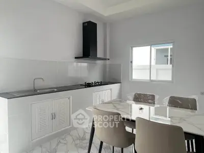 614534414_919734327379612_7949852550134244271_n (1).jpg