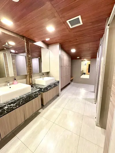 Luxurious modern bathroom with dual sinks and elegant marble countertop