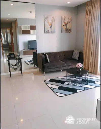 Fully Furnished 2 Bedrooms Condo at Circle Condominium-4