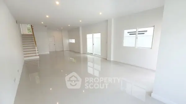 image_rental-29936763