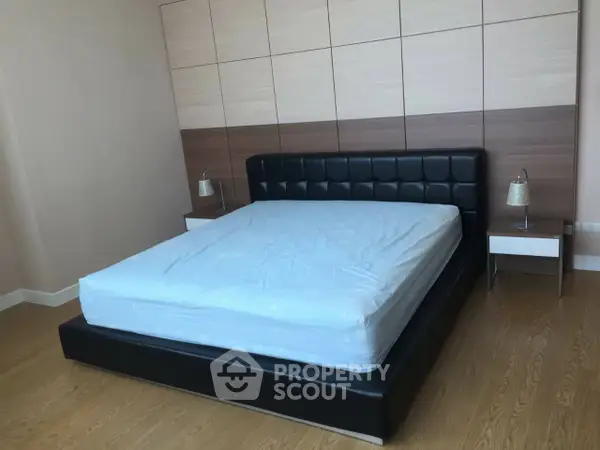 คอนโด 3-ห้องนอน ที่ มิลเลนเนียม เรสซิเด้นส์ แอท สุขุมวิท คอนโดมิเนียม ใกล้ BTS อโศก