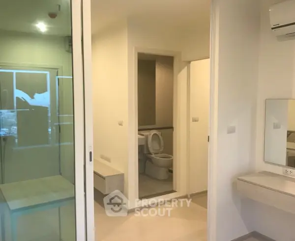 image_rental-12878155