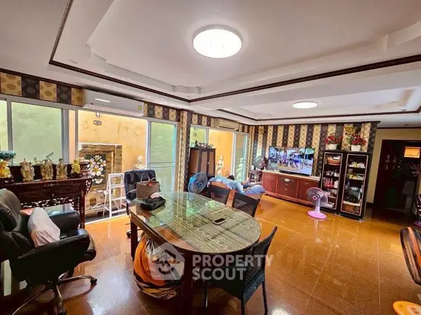 image_rental-31407374