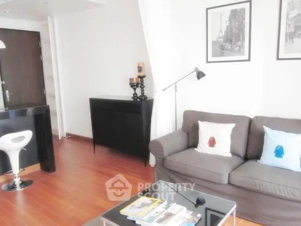 image_rental-5256760