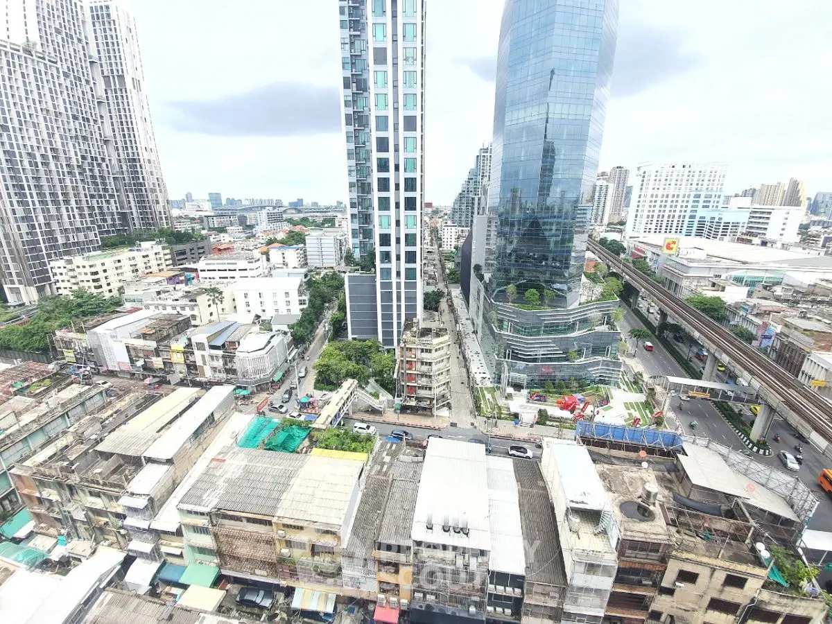 Stunning cityscape view showcasing modern skyscrapers and urban architecture