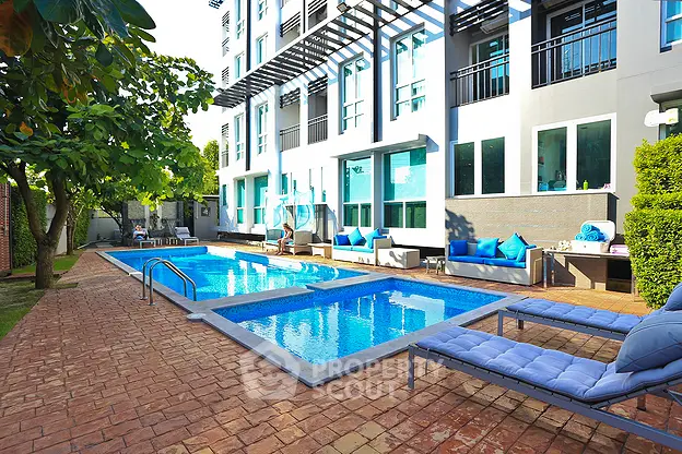 Fully Furnished 1 Bedroom Apartment at Crystal Suites Suvarnabhumi Airport-4