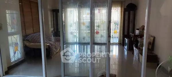 image_rental-6858483