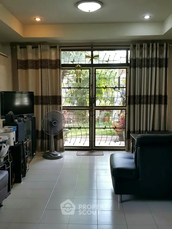 image_rental-8312734