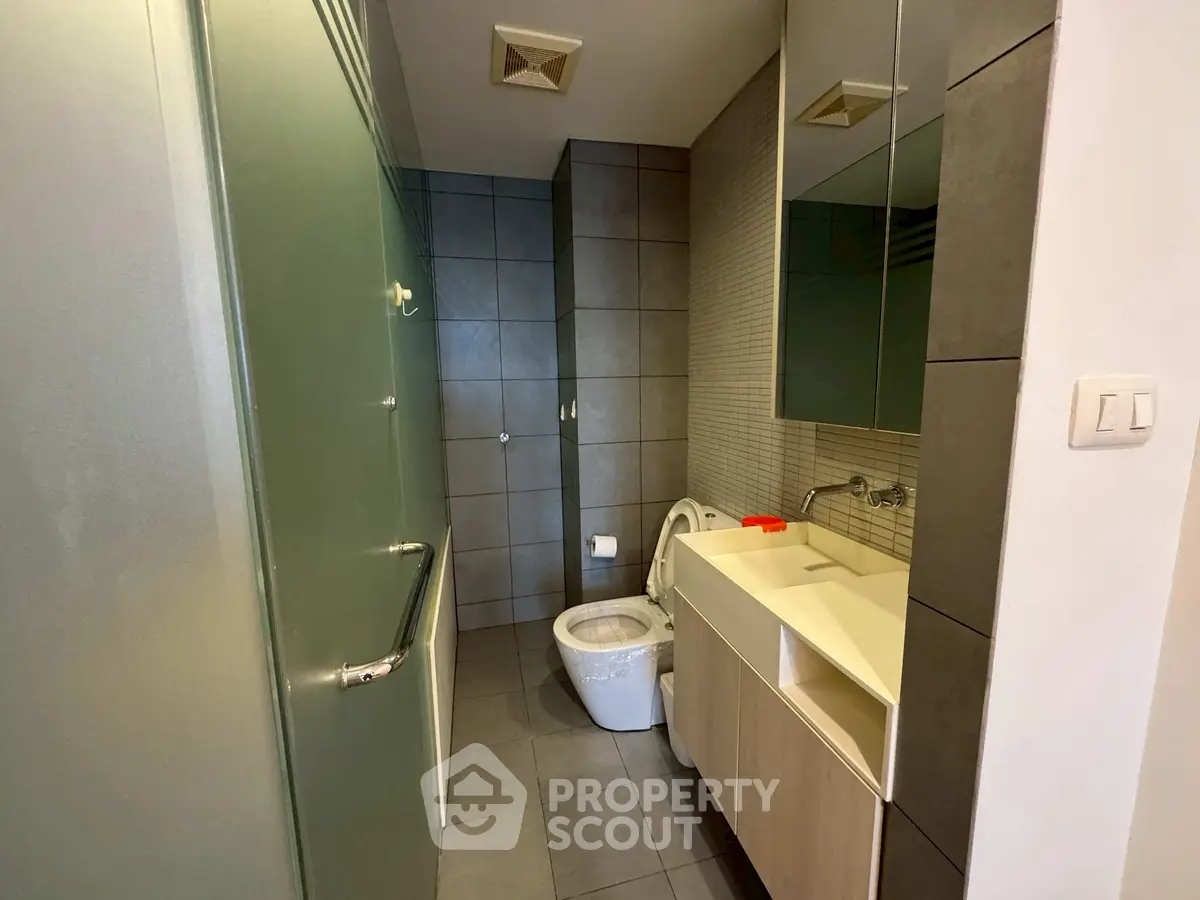 Modern bathroom with sleek design and contemporary fixtures