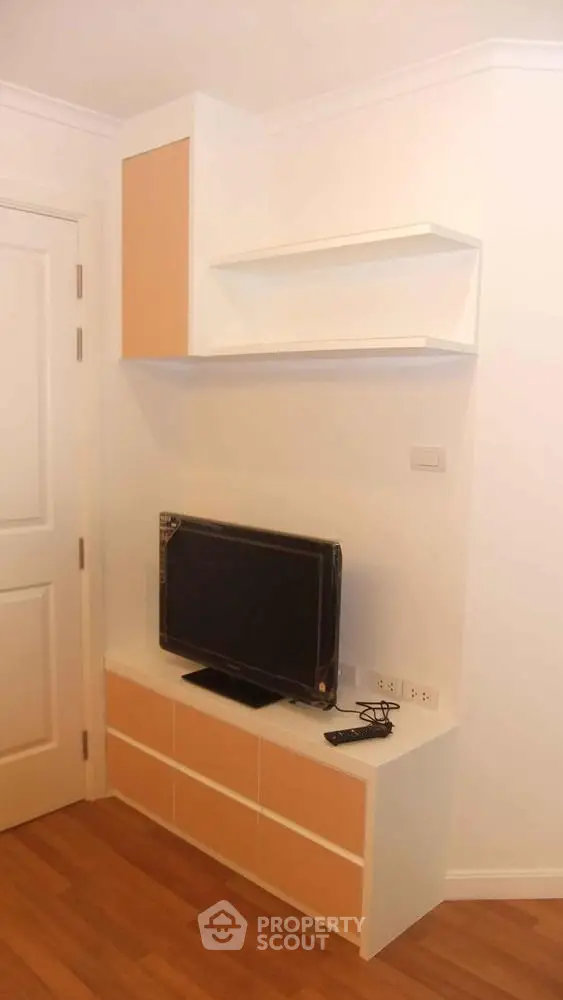  1 Bedroom Condo at Lumpini Place Ratchayothin-1