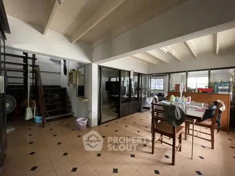 image_rental-8671345