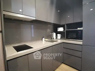 2 Bedrooms Condo at The Diplomat Sathorn-2