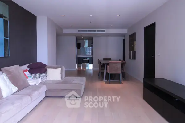 image_rental-5303384