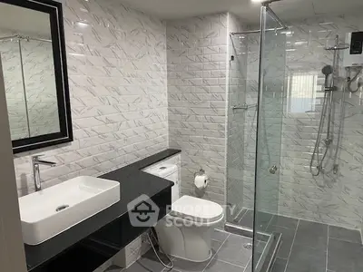  2 Bedrooms Condo at Sarin Place Condominium Bathroom