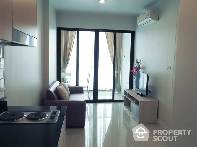 Fully Furnished 1 Bedroom Condo at Ideo Ratchada Huaikwang-1