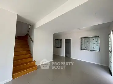 image_rental-8840908