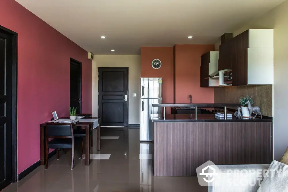  2 Bedrooms Condo -1