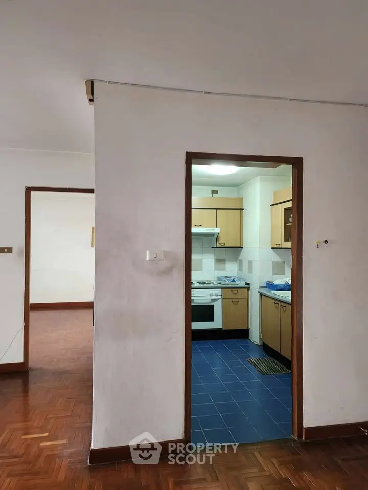 Charming kitchen with closed layout and classic wooden cabinetry
