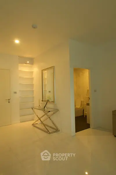  3 Bedrooms Condo -3