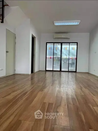 image_rental-27015420