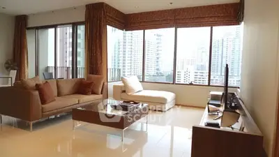  2 Bedrooms Condo at The Emporio Place Sukhumvit 24-3