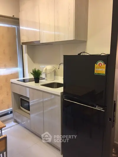  1 Bedroom Condo at Life Sukhumvit 48-2