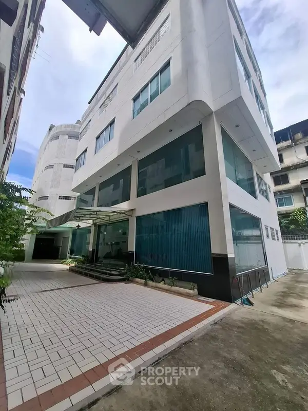 image_rental-31878795