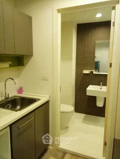  1 Bedroom Condo at The Key Paholyothin-4