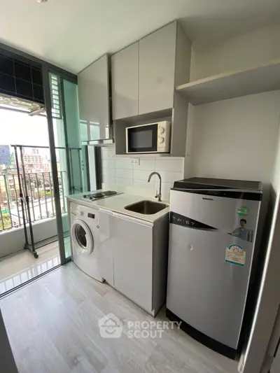  1 Bedroom Condo at Ideo Mobi Sukhumvit-4