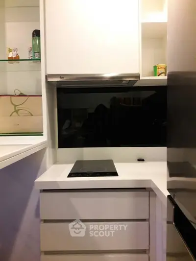  1 Bedroom Condo at Condolette Ize Ratchathewi-3
