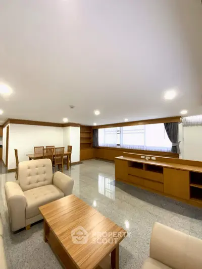  2 Bedrooms Condo at Supalai Place Sukhumvit 39-2