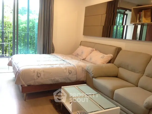 Fully Furnished 1 Bedroom Condo at Ideo Q Chula Samyan-2
