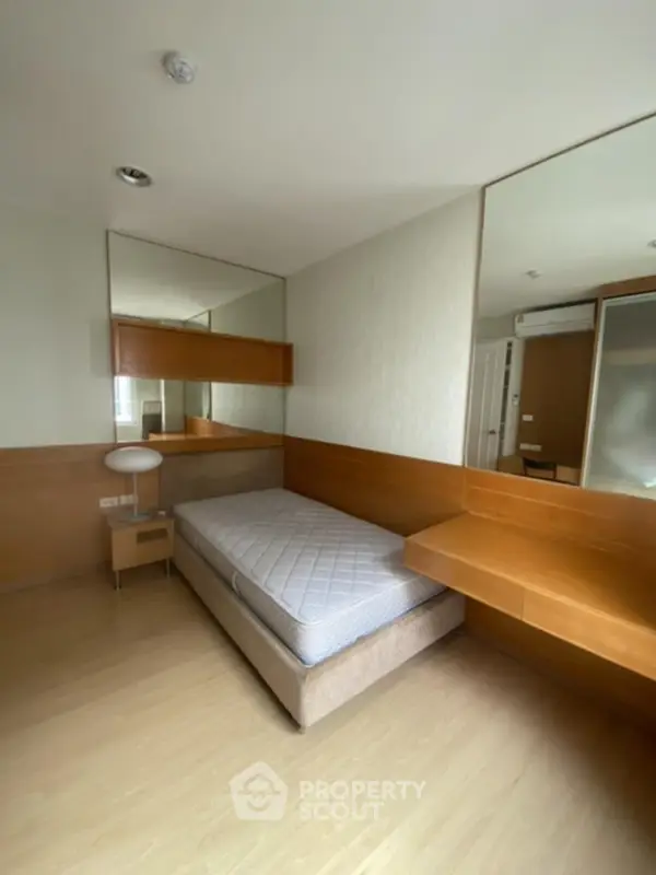 คอนโด 2-ห้องนอน ที่ เดอะ แบงค็อค นราธิวาส ราชนครินทร์ คอนโดมิเนียม ใน ทุ่งวัดดอน